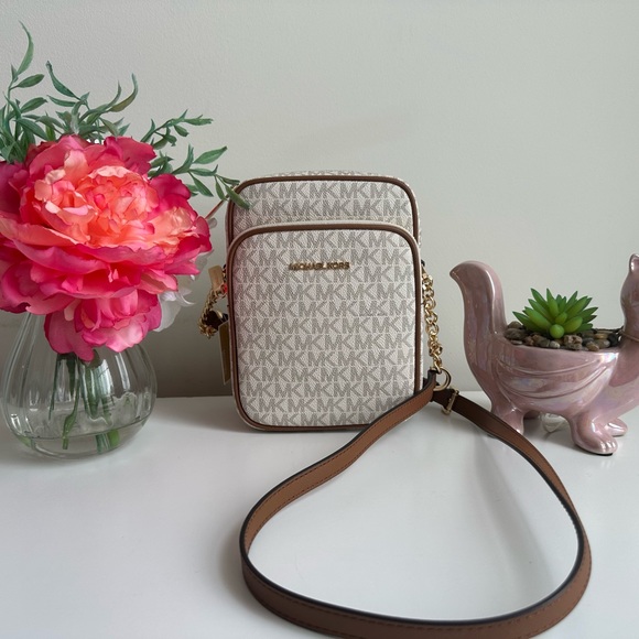 Michael Kors Signature Jet Set Travel Chain Crossbody Vanilla - Picture 1 of 6